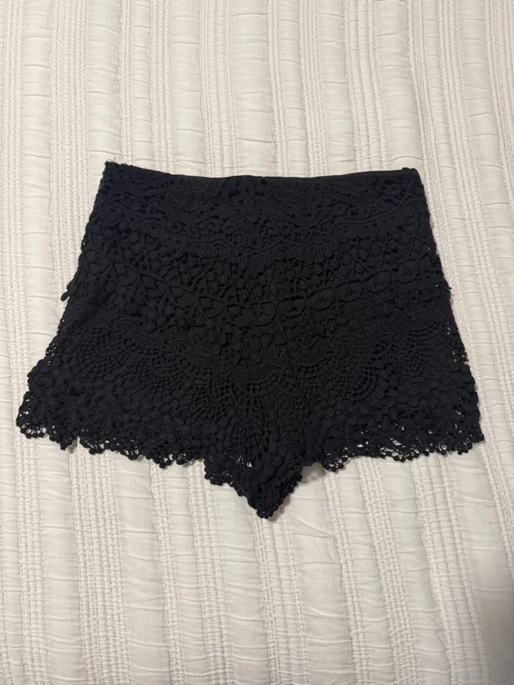 Urban Outfitters Black Lace Women’s Shorts - Picture 2 of 4